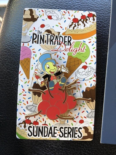 disney-pin-dsf-dssh-ptd-jiminy_1_13341f375691e51569fb166b2dd1a247.jpg